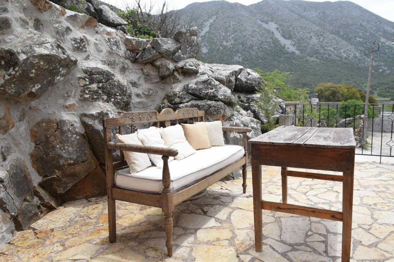 Stone Built Villa Galatia, Poolside & Perfect View Karés Exteriör bild