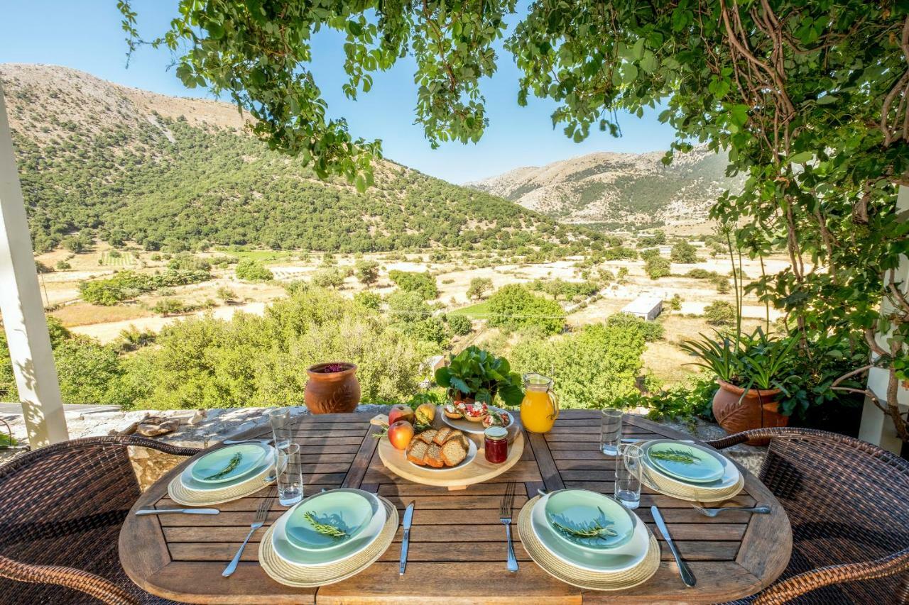 Stone Built Villa Galatia, Poolside & Perfect View Karés Exteriör bild