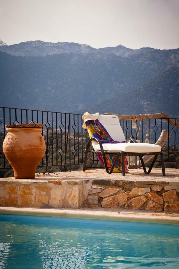 Stone Built Villa Galatia, Poolside & Perfect View Karés Exteriör bild