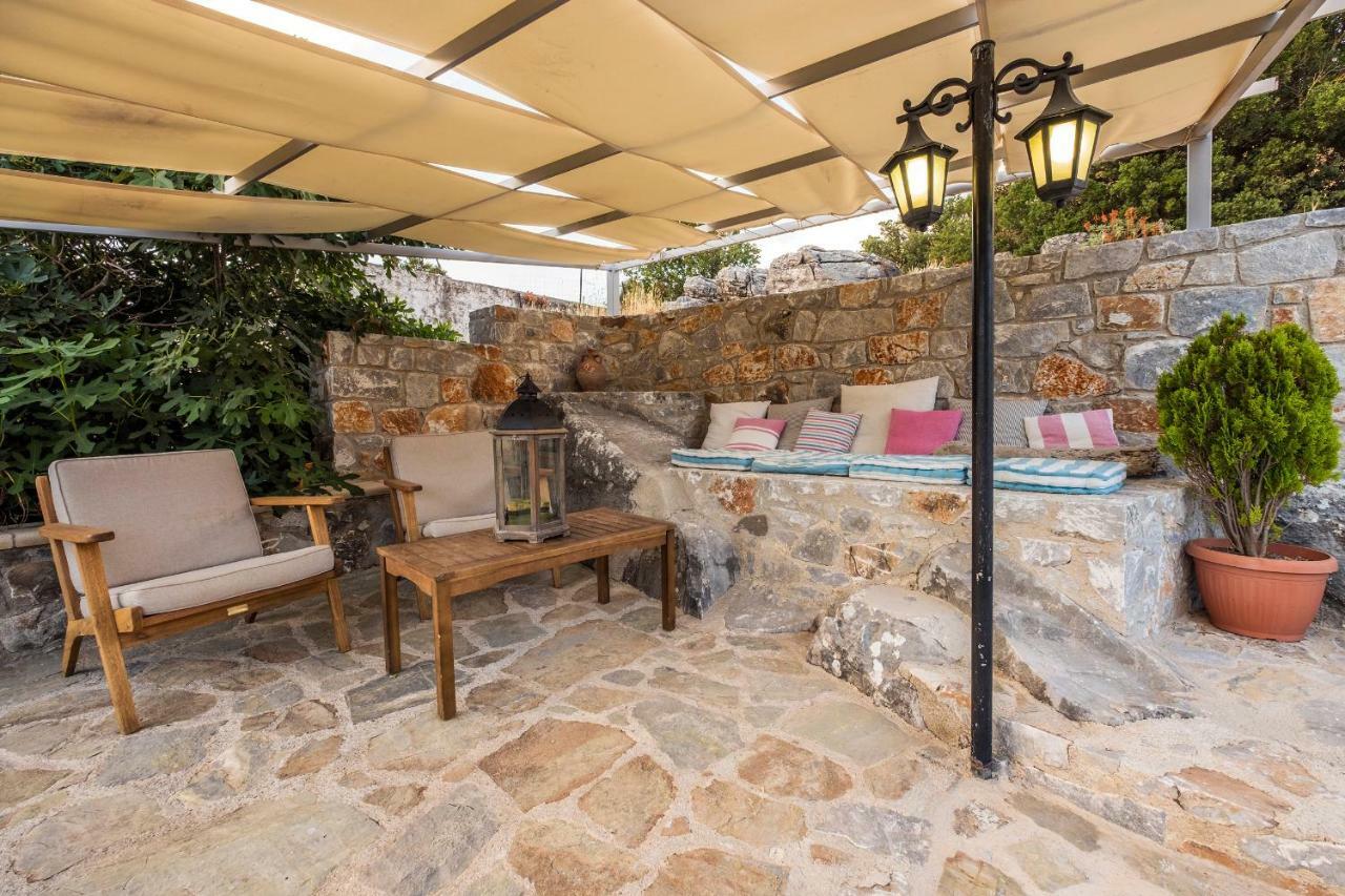 Stone Built Villa Galatia, Poolside & Perfect View Karés Exteriör bild