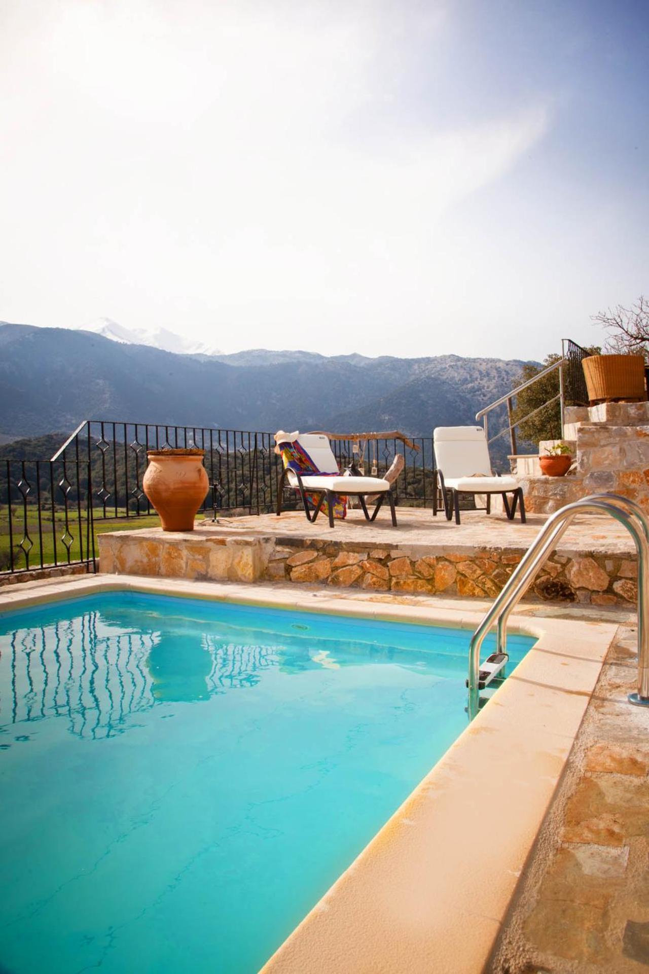 Stone Built Villa Galatia, Poolside & Perfect View Karés Exteriör bild