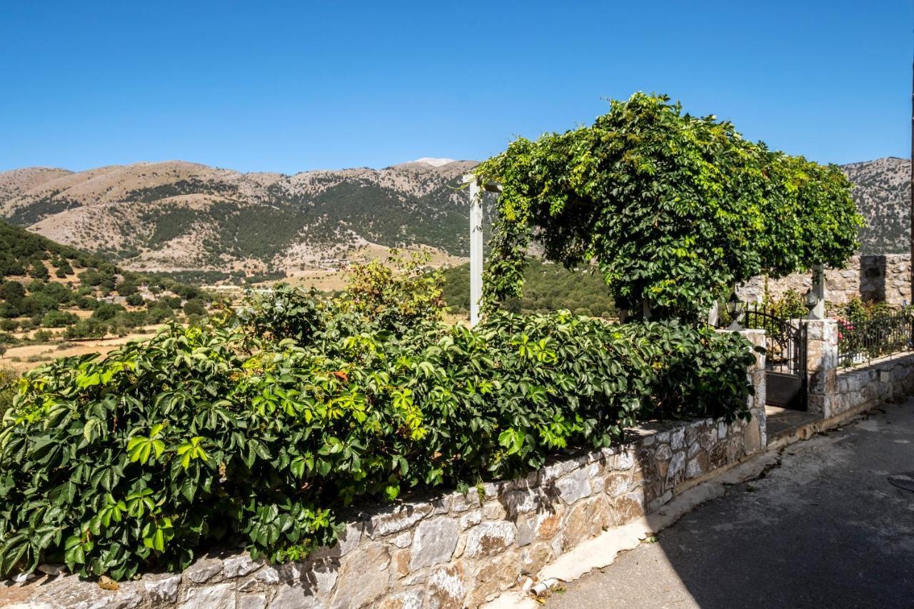Stone Built Villa Galatia, Poolside & Perfect View Karés Exteriör bild